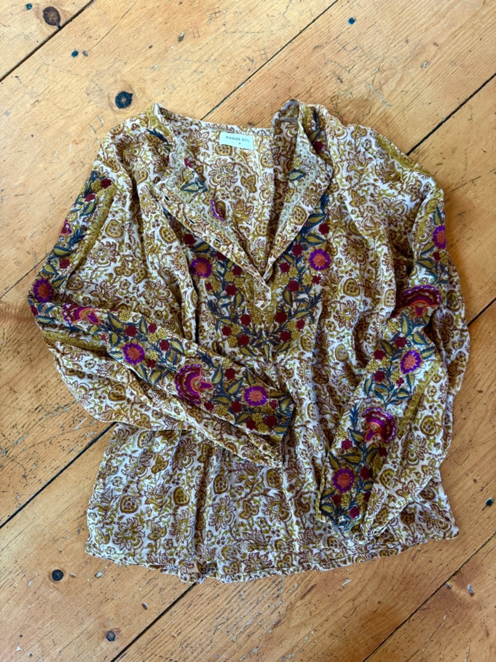 Maison Hotel Lightweight Paisley Floral Button VNeck Blouse in Mustard & Magenta